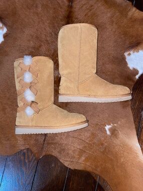 Koolaburra by UGG Victoria Tall Boots Size 7